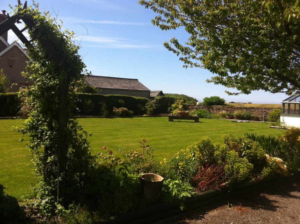 The Old School And Betty'S B&B Whitehaven Exterior foto